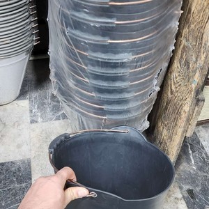 سطل پلاستیکی نشکن 10  لیتری 25 تایی قیمت هر عدد (54.500)