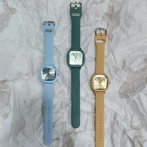 ساعت عقربه ای بند سیلیکونی