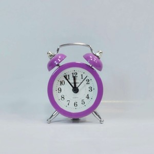 ساعت زنگ دار رومیزی کوچک از برند (QUARTZ)