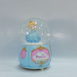 گوی موزیکال سیندرلا پمپی و چراغ دار  چرخشی