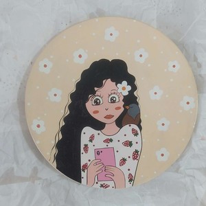 دیوارکوب سفالی قطر 20سانت دختر موفرفری فانتزی (روز دختر .روز تولد)