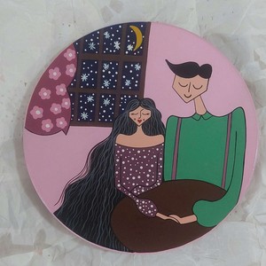 دیوارکوب سفالی قطر 20سانت مرد و زن (روز زن .روز تولد .روز عشق )