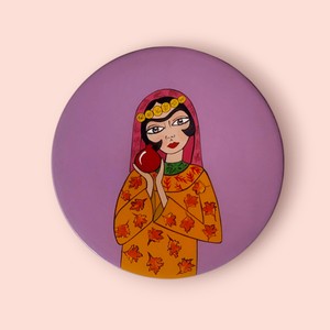 دیوارکوب سفالی (ننه خاتون  شب یلدا )شب یلدا باکیفیت . قابل شست وشو . صاف .صیقلی . (15سانتی متر) (ارسال فوری به کل کشور )