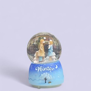 گوی موزیکال چراغ دار طرح (دختر وپسر فصل زمستان .عشق) سایز متوسط وارداتی درجه1 باکیفیت (ارسال فوری به کل کشور)(تضمین کیفیت)