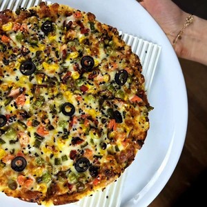 پیتزا سبزیجات متوسط