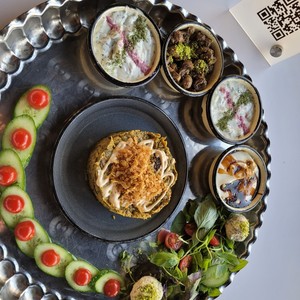 میکس مزه(مجمع هفت خوان)/ATray ofMixed Appetizers