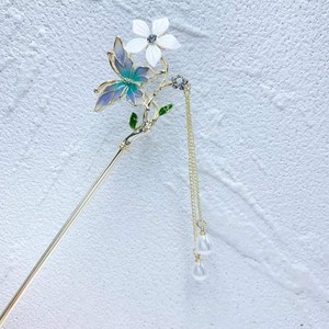 گیره مو زنانه کانزاشی طرح پروانه و گل آویزدار برند زایا