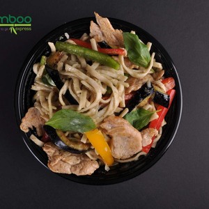 کاری سبز با مرغ و اگ نودل - Thai Green Curry With Noodles