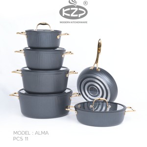 سرویس قابلمه KZP کالکشن آلما ۱۱ پارچه درب سیلیکونی رنگ مشکی دستگیره طلایی