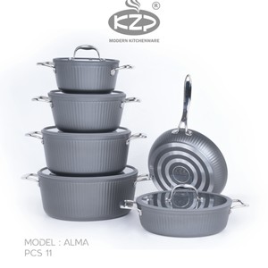 سرویس قابلمه KZP کالکشن آلما ۱۱ پارچه درب سیلیکونی رنگ طوسی دستگیره نقره ای