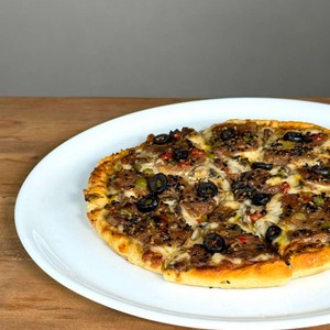 پیتزا سیر و استیک متوسط